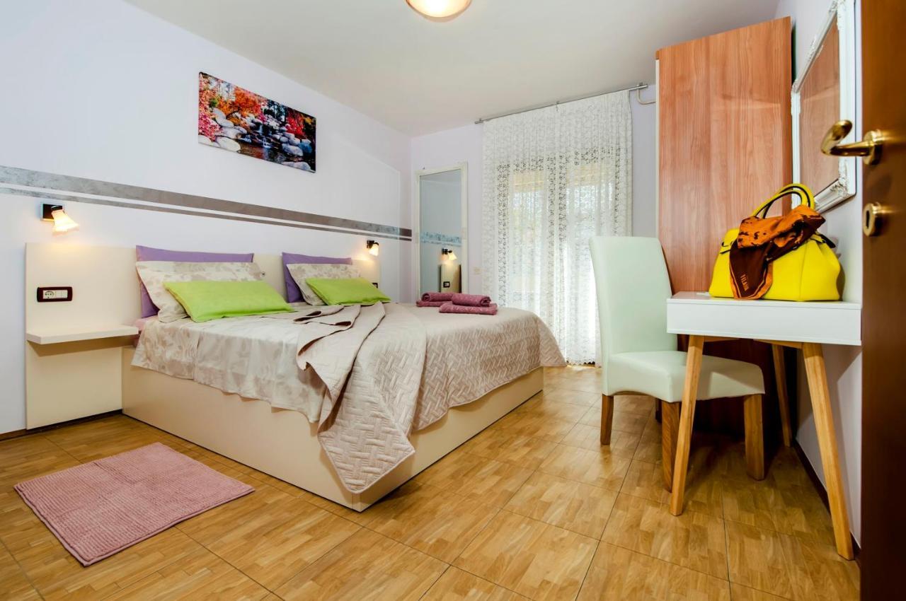 Apartments And Rooms Villa Dea Adults Only Rovinj Szoba fotó